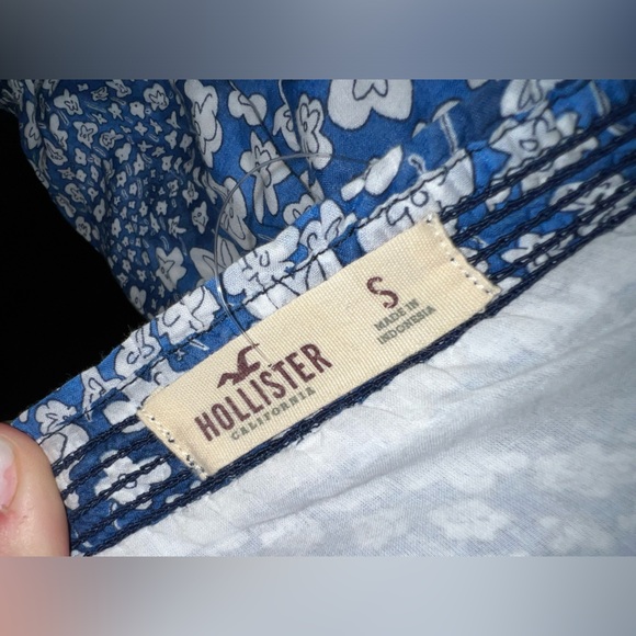 NWOT Hollister Floral Romper _ Size Small - Picture 3 of 4